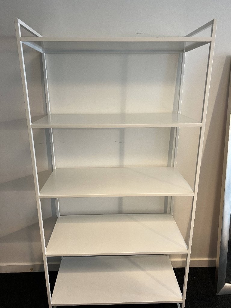 Modern White Storage Shelf / Bookcase, Ophalen, Zo goed als nieuw