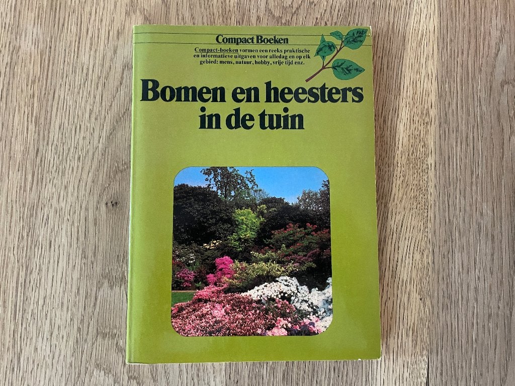 D374 Compact Boeken Bomen en heesters in de tuin, Boeken, Natuur, Ophalen of Verzenden, Gelezen, Bloemen, Planten en Bomen
