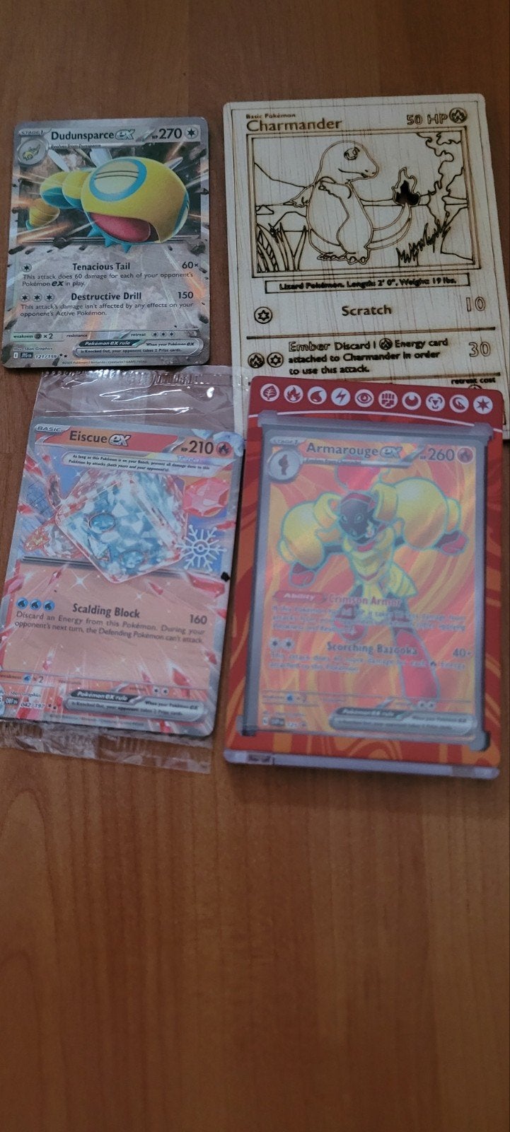 Pokémon Kaarten : Dudunsparce, Eiscue, Armarouge, Charm, Ophalen
