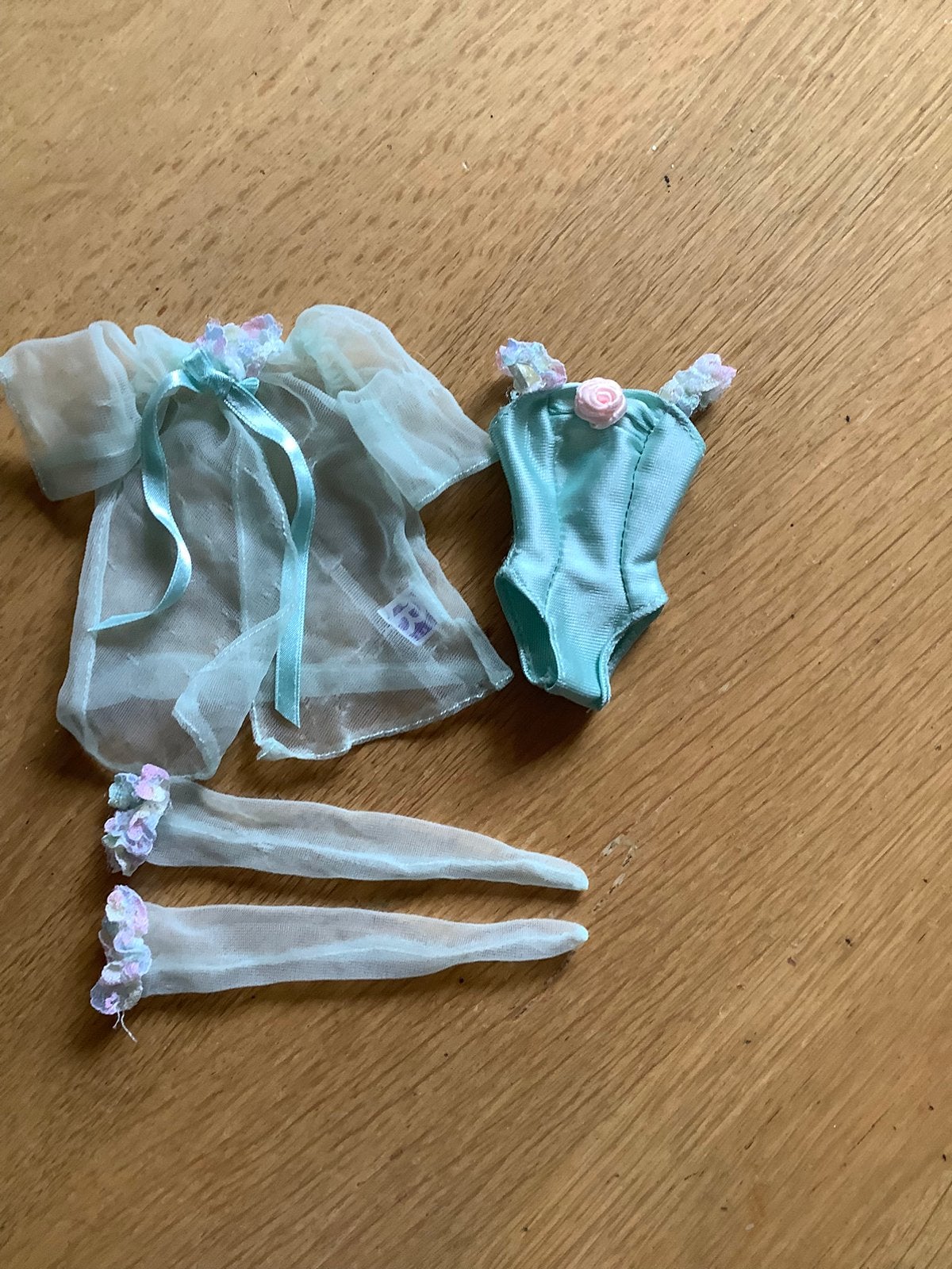 Fancy Frills Lingerie Set #12170 1995 Mattel,Barbie, Ophalen of Verzenden, Gebruikt, Kleertjes