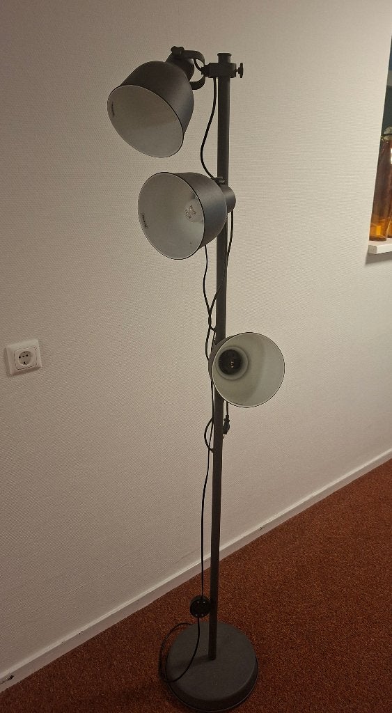Staande lamp, Ophalen, Kunststof, E14 (klein), Zo goed als nieuw