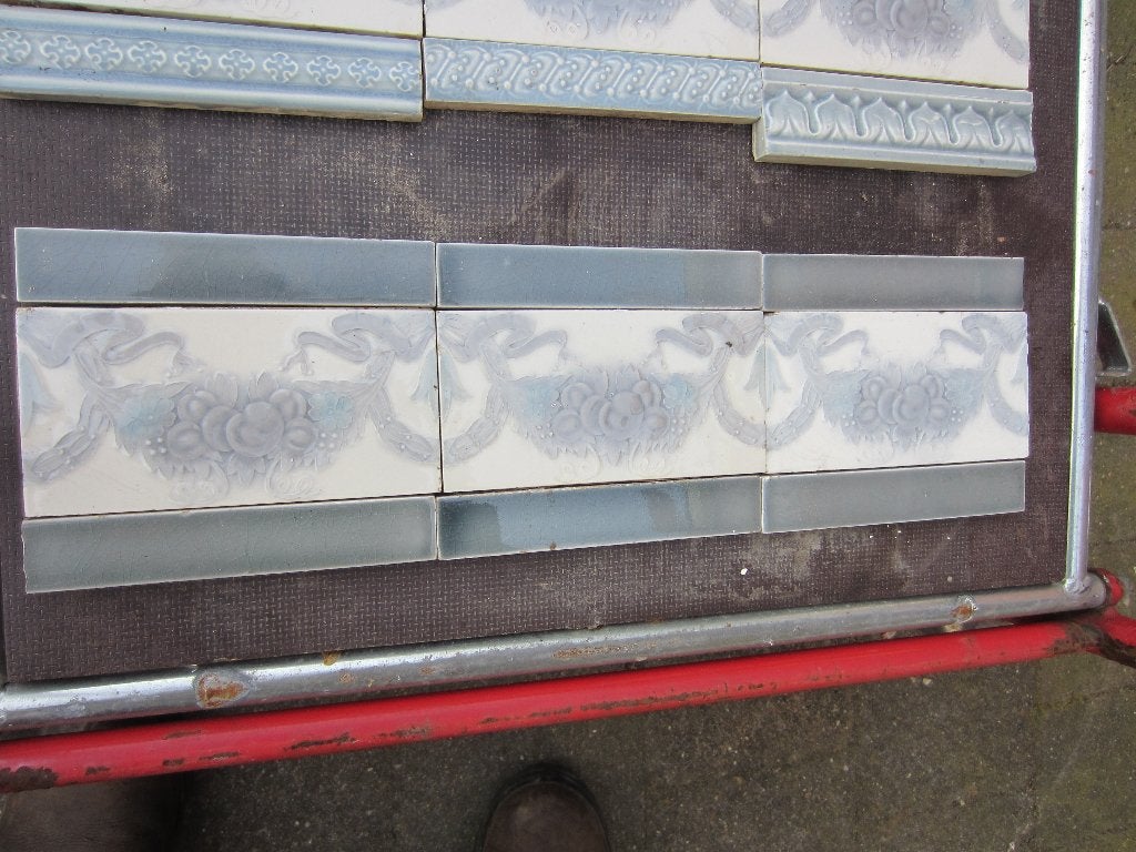 45 st art nouveau tegels grijsblauw decor guirlande
