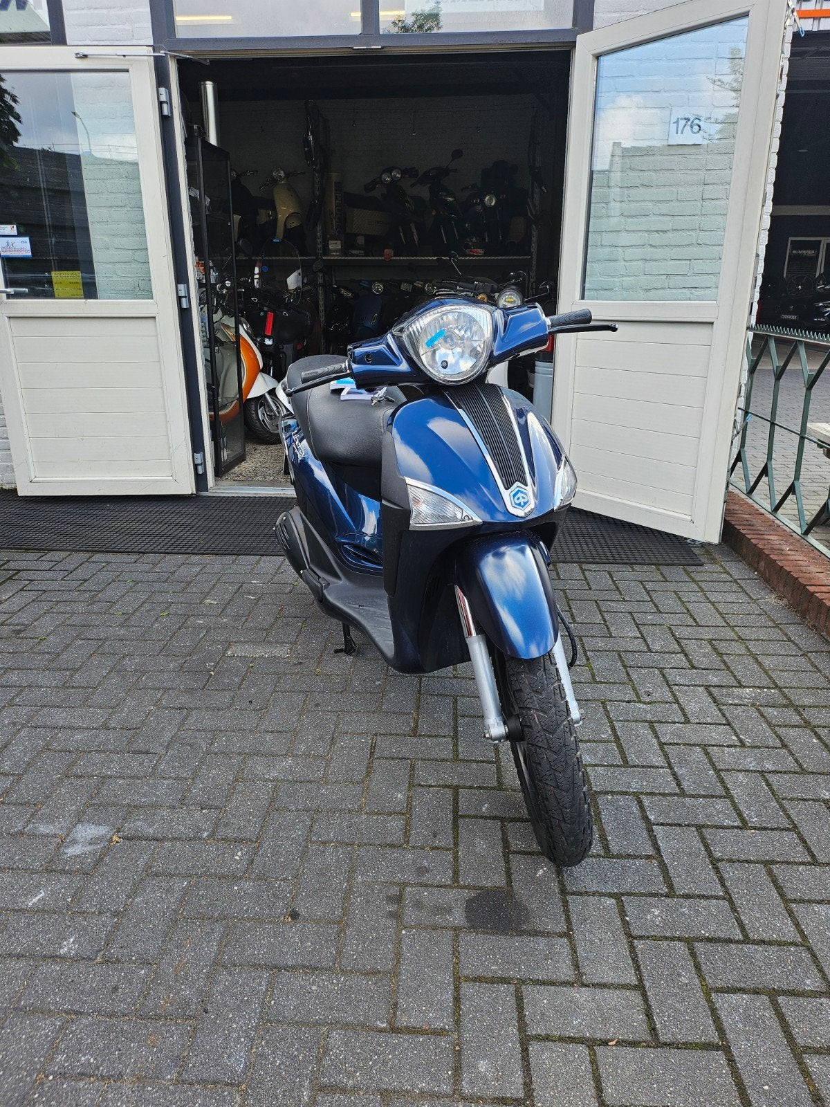 Piaggio Liberty 50cc - Zo goed als nieuw, slechts 7939 km!, Ophalen, Piaggio, Piaggio @gmail.com, Maaskant Scooters