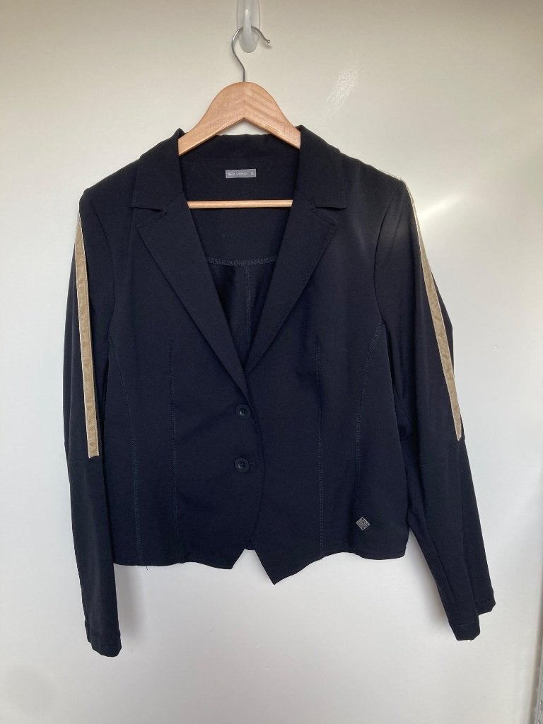&Co Woman Janou blazer zwart travel maat XL met goud detail, &Co Woman Trademark B.V., Zwart, Maat 46/48 (XL) of groter, &Co Woman