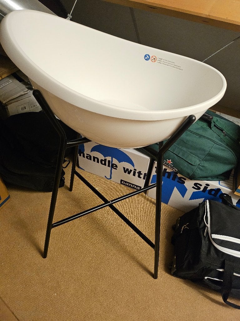 Badje op standaard, Zo goed als nieuw, Badje, Standaard, Ophalen