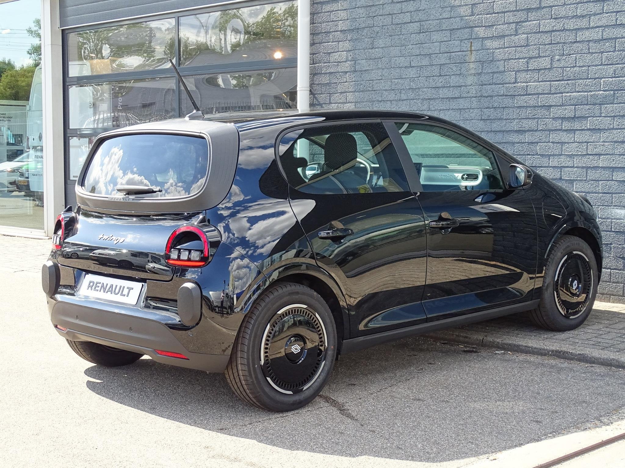 Renault Twingo urban range evolution 27.5 kWh NU 5 JAAR GARA, Auto's, Huisgarantie, Met garantie (alle), Zwart, Nieuw