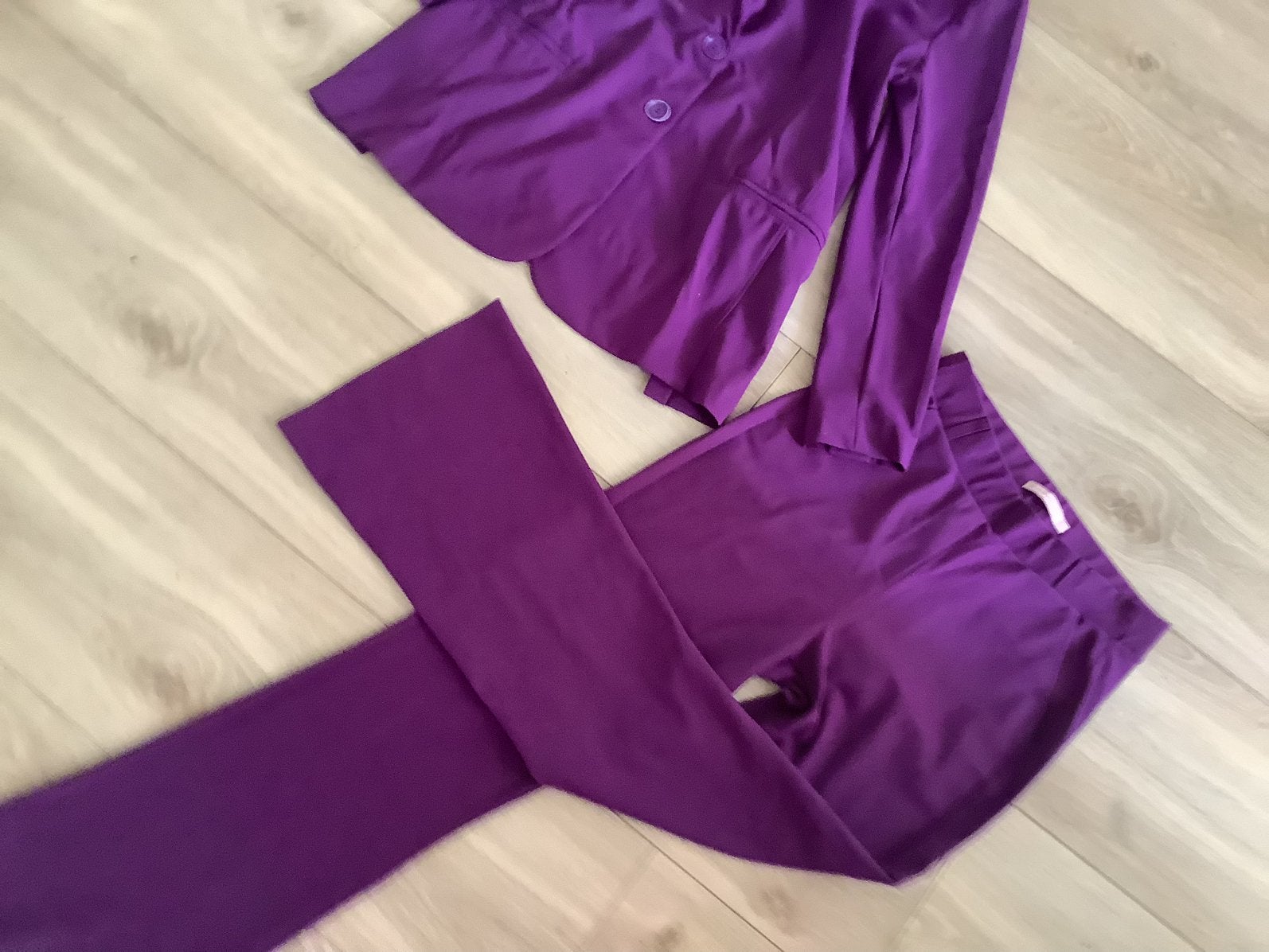 Studio Anneloes bonded travelstof pak S flair broek en jasje, Kostuum of Pak, Verzenden, Paars, Zo goed als nieuw