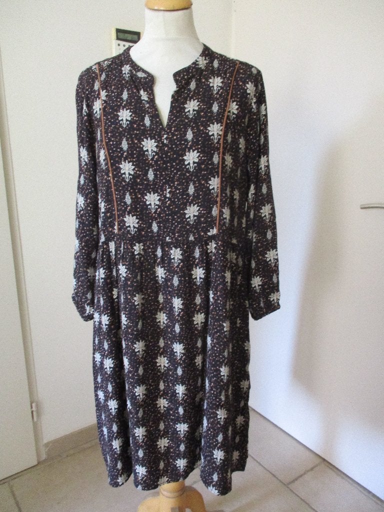 Zusss, size L, Kleding | Dames, Jurken, Overige kleuren, Verzenden, Maat 42/44 (L), Zo goed als nieuw
