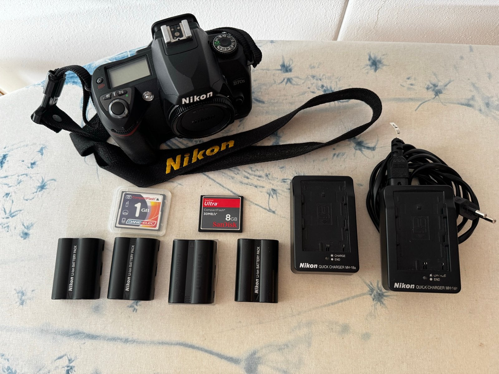 Nikon D70s spiegelreflexcamera met accessoires, Audio, Tv en Foto, Fotocamera's Digitaal, Gebruikt, Spiegelreflex, Ophalen of Verzenden