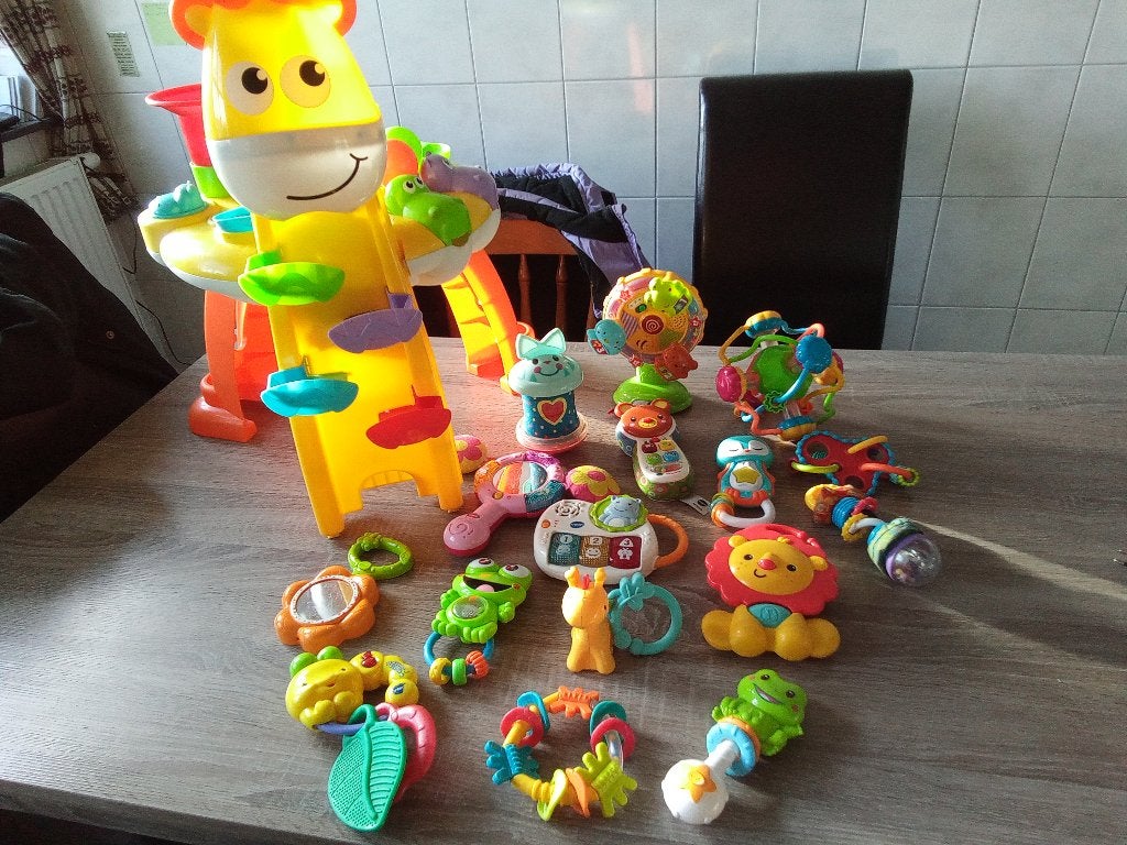 Set baby speelgoed (oa V-tech) + speeltafel B-kids giraf., Ophalen, Gebruikt, Overige typen, Met licht