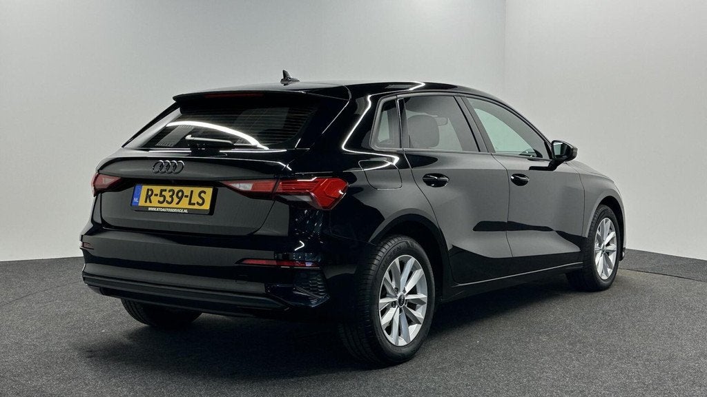 Audi A3 Sportback 30 TFSI Pro Line CAMERA NAVI CARPLAY ADAPT, Stof, Gebruikt, Met garantie (alle), Zwart
