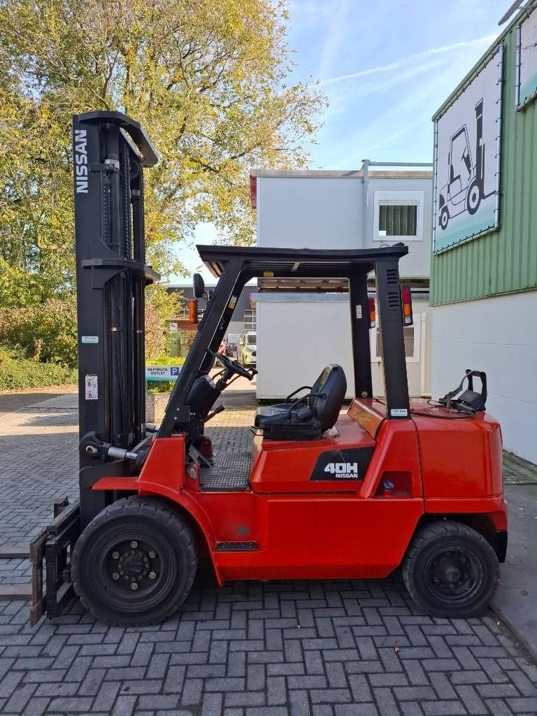 Nissan F0B40HG Heftruck (bj 2006), Zakelijke goederen, Machines en Bouw | Heftrucks en Intern transport, LPG, Heftruck, Nissan