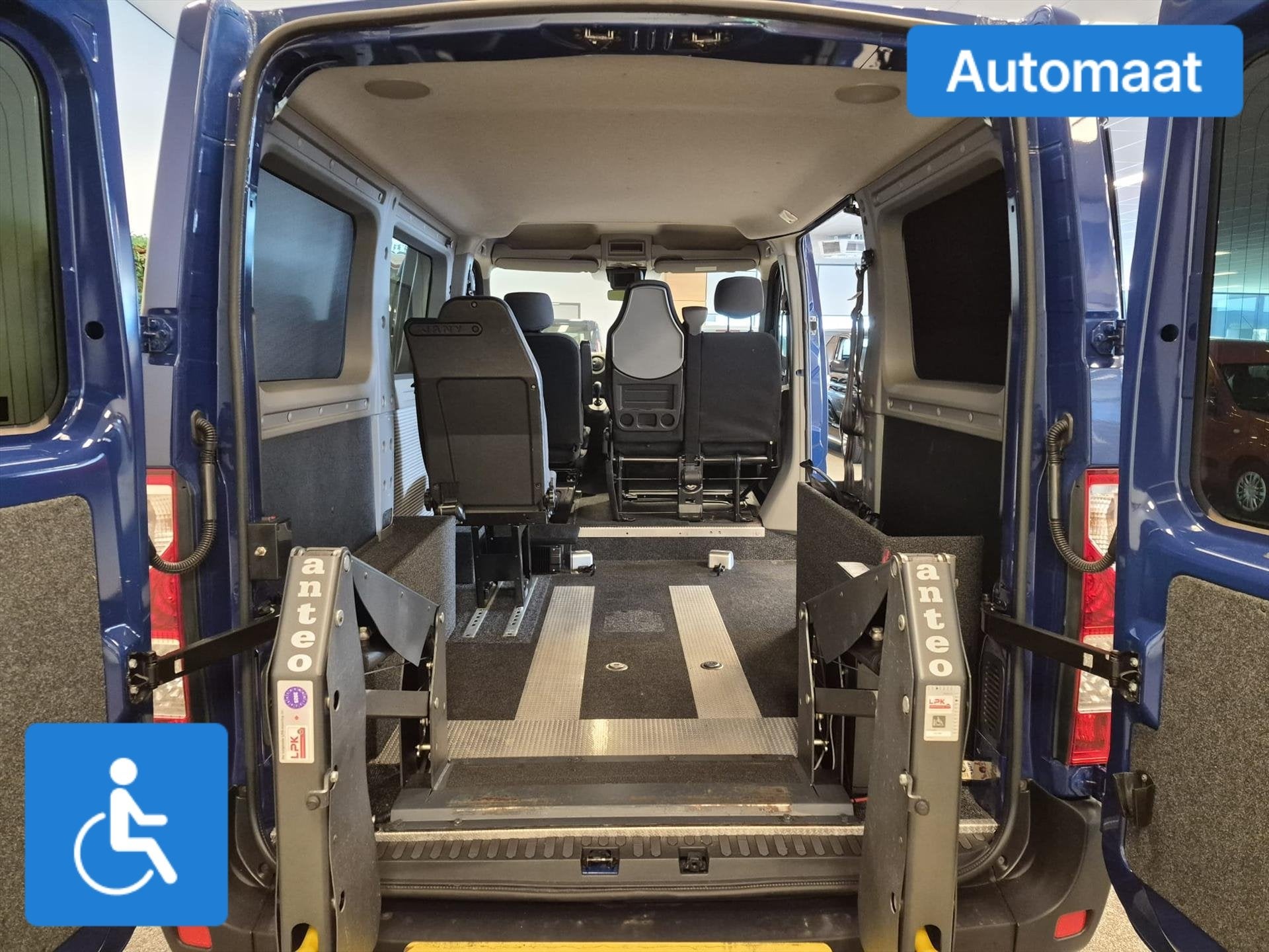 Renault Master L1H1 Rolstoelbus Automaat (airco), Auto's, Gebruikt, Zwart, 4 cilinders, 2299 cc