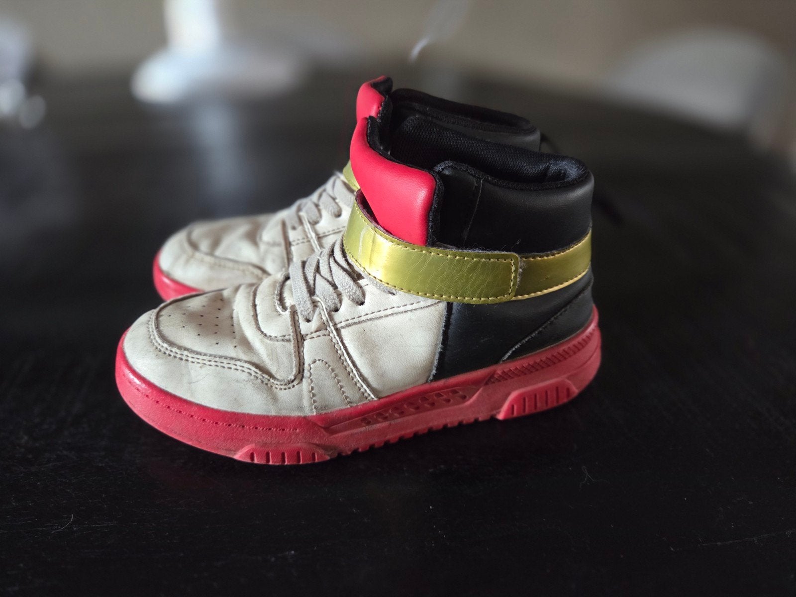 Gebruikte jongens schoenen Sonic Shadow maat 34, Kinderen en Baby's, Kinderkleding | Schoenen en Sokken, Ophalen of Verzenden