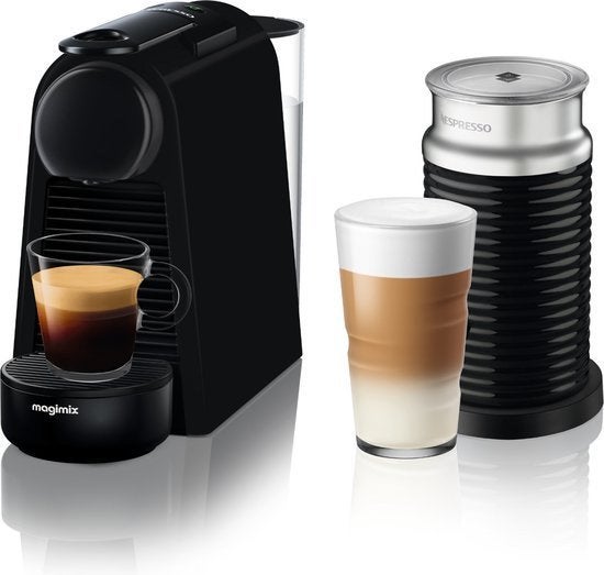 Magimix Nespresso Essenza Mini + Melkopschuimer – Zwart –, Espresso apparaat, Ophalen of Verzenden, Zo goed als nieuw, 2 tot 4 kopjes