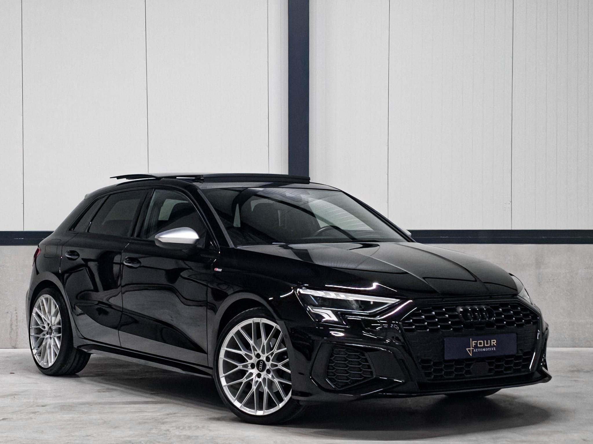 Audi A3 Sportback 35 TFSI S edition | Panoramadak | RS Stoel, 4 cilinders, 150 pk, Zwart, 690 kg