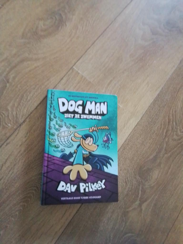 Dog Man zie ze zwemmen, Eén stripboek, Ophalen, Gelezen, Dav Pilkey