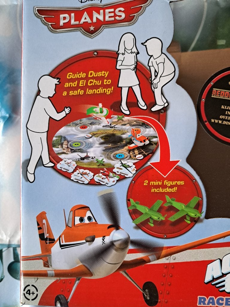 Planes disney action games met 2 knuffels dusty spel, Ophalen of Verzenden, Overige figuren, Zo goed als nieuw, Knuffel