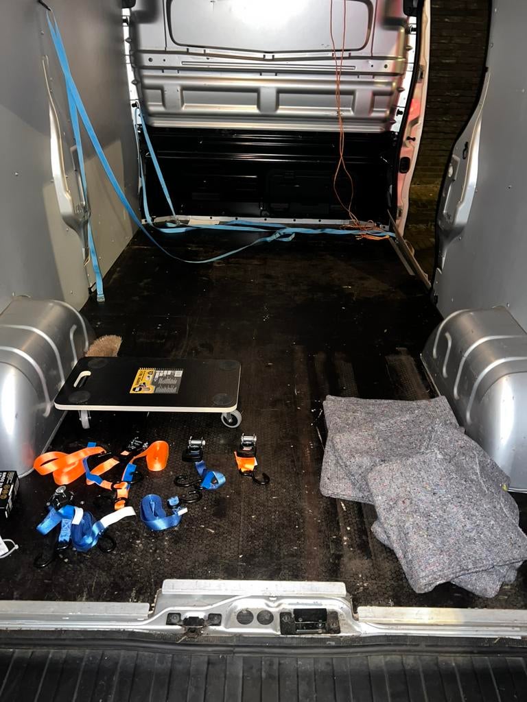 Bus met chauffeur 24/7 •transport•verhuizing•ontruimen, Ophalen of Verzenden