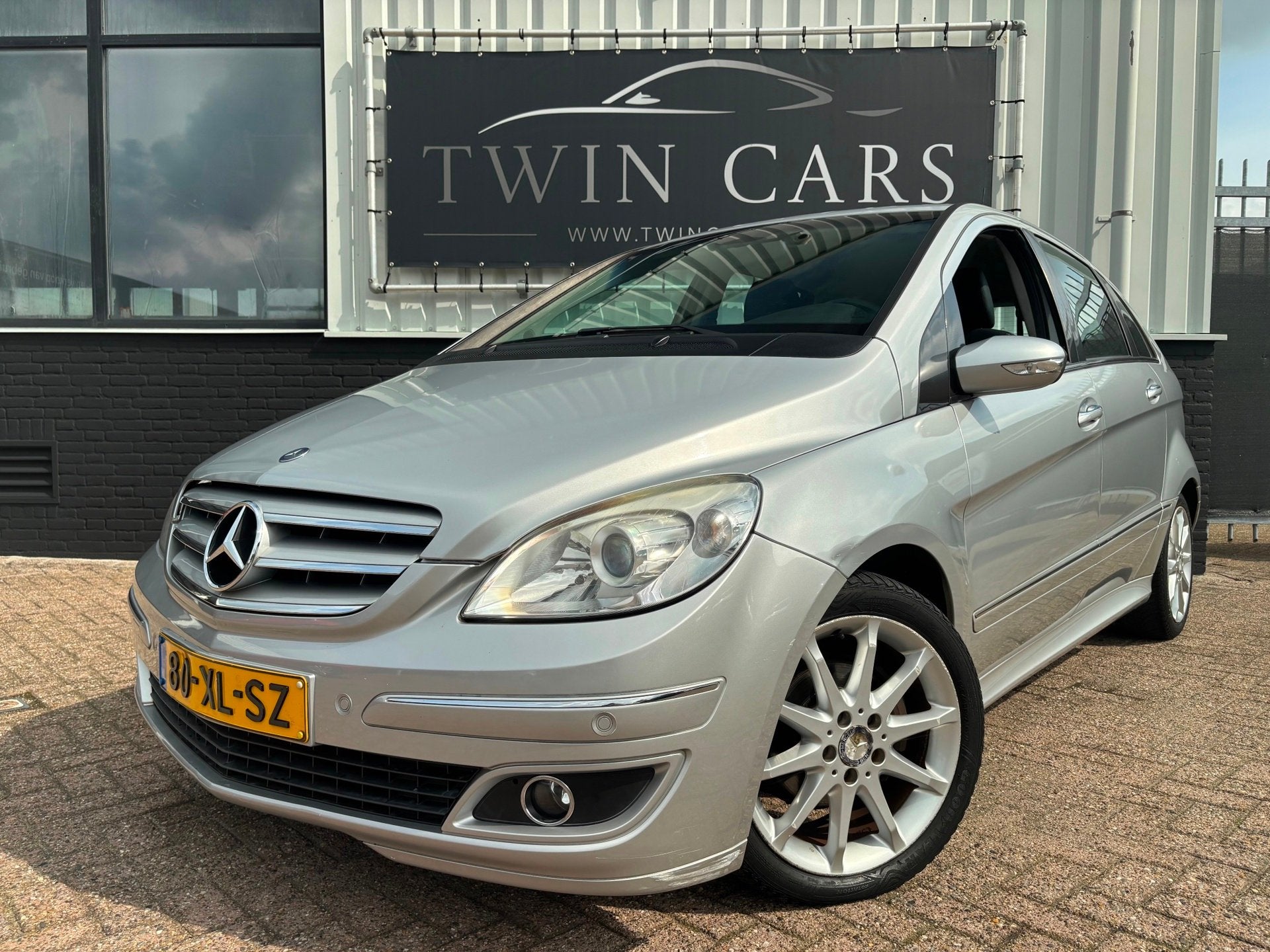 Mercedes-Benz B-klasse 170 AUTOMAAT AIRCO LEDER, Auto's, Gebruikt, Zwart, 4 cilinders, 116 pk