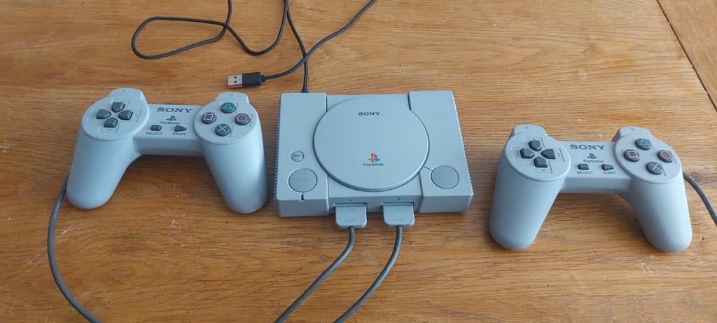 Sony PlayStation Classic mini met 2 controllers, Spelcomputers en Games, Spelcomputers | Sony PlayStation 1, Ophalen of Verzenden