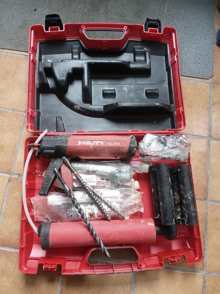 Hilti MD 2000 ankerverlijmingsset met accessoires, Doe-het-zelf en Verbouw, Gereedschap | Boormachines, Ophalen of Verzenden