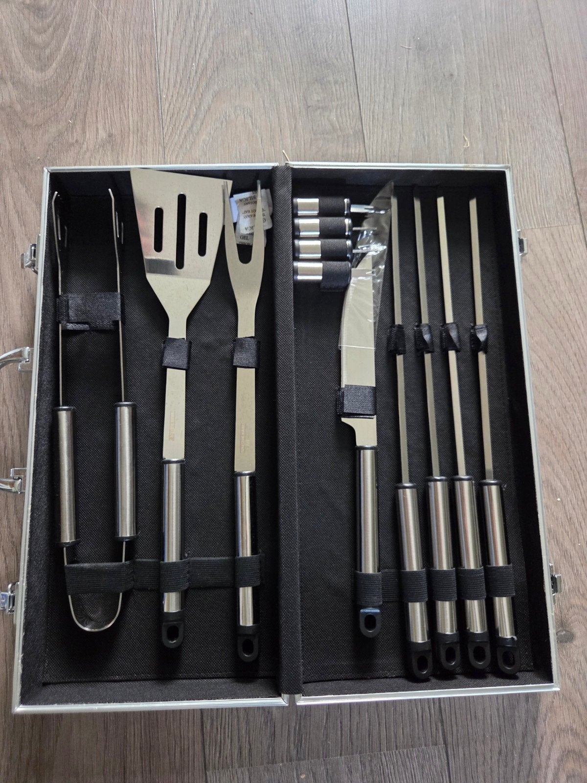 Barbecue accessoires set in koffer - RVS BBQ gereedschap, Ophalen, Nieuw