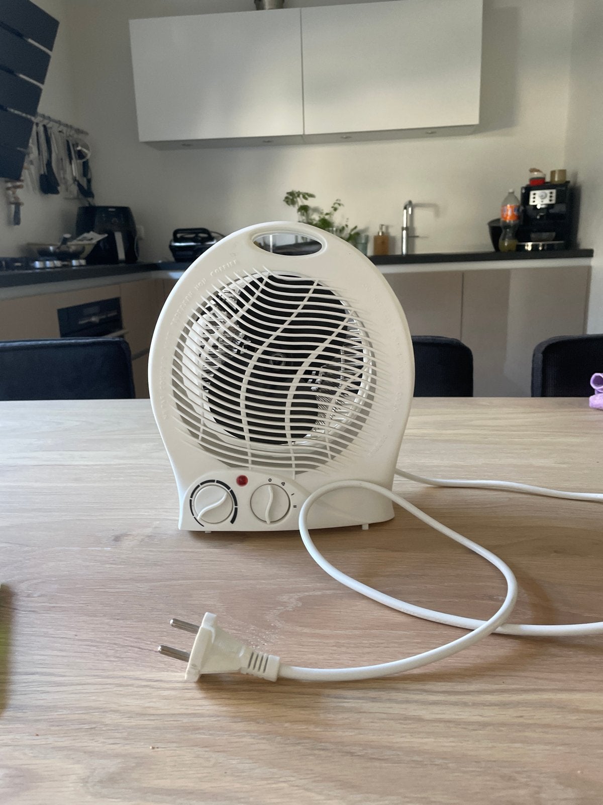 Compacte ventilator met warme en koele lucht, Witgoed en Apparatuur, Ventilatoren, Ophalen of Verzenden, Zo goed als nieuw, Tafelventilator
