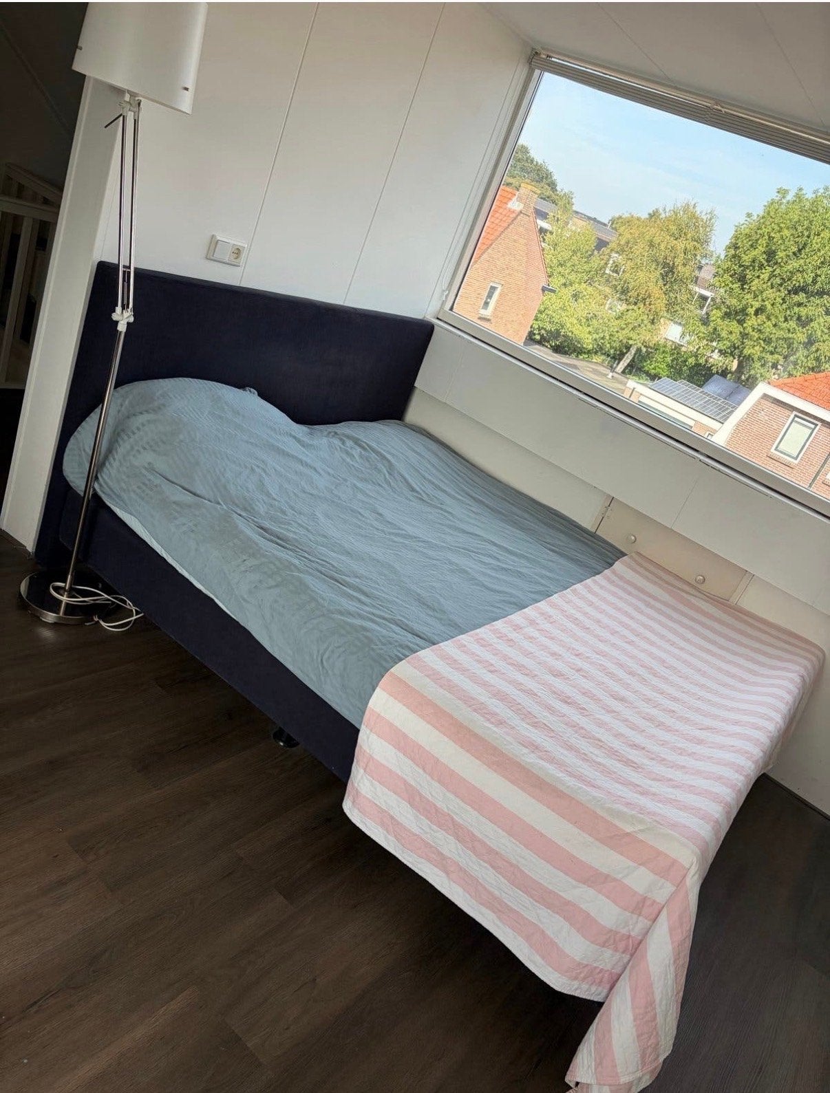 Comfortabel tweepersoonsbed met hoofdbord, Ophalen, Gebruikt, Blauw, Tweepersoons