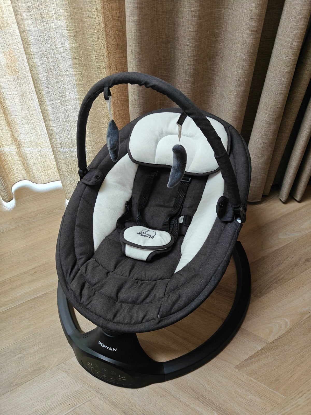 Nieuwe Deryan elektrische wipstoel, Kinderen en Baby's, Nieuw, Wipstoel, Met gordel(s) of riempje(s), Ophalen