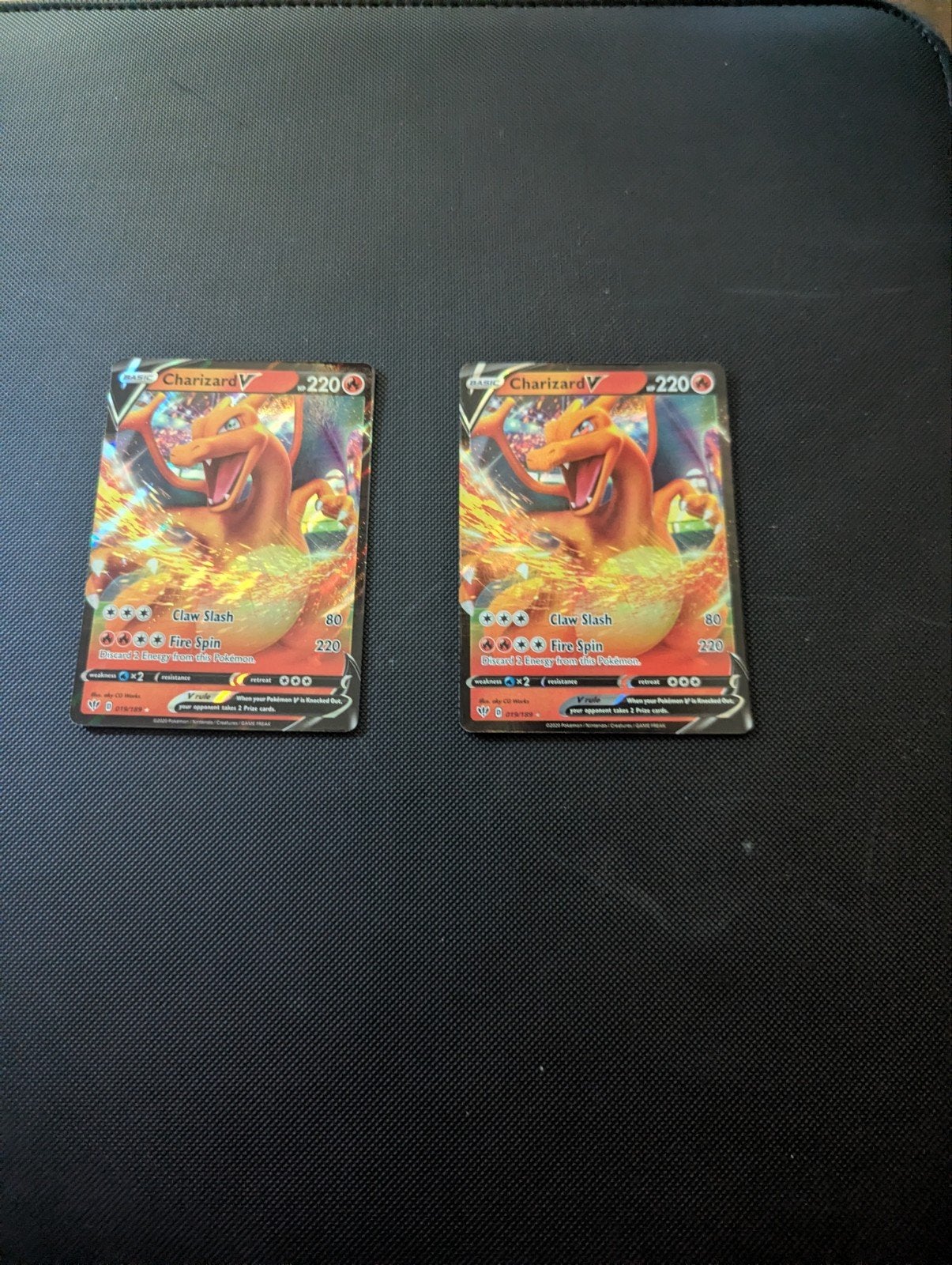 1X Charizard V #19  Darkness Ablaze fresh uit pack
2, Ophalen, Nieuw