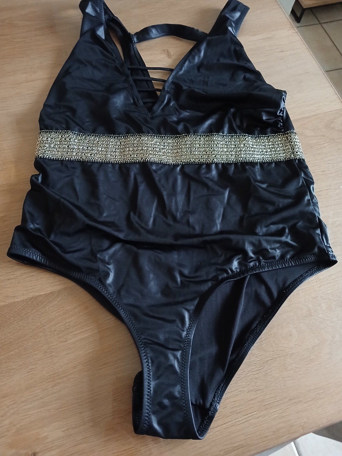 Sapph Zwart Badpak met Gouden Band - Maat 48, Kleding | Dames, Zwart, Badpak, Ophalen of Verzenden, Zo goed als nieuw
