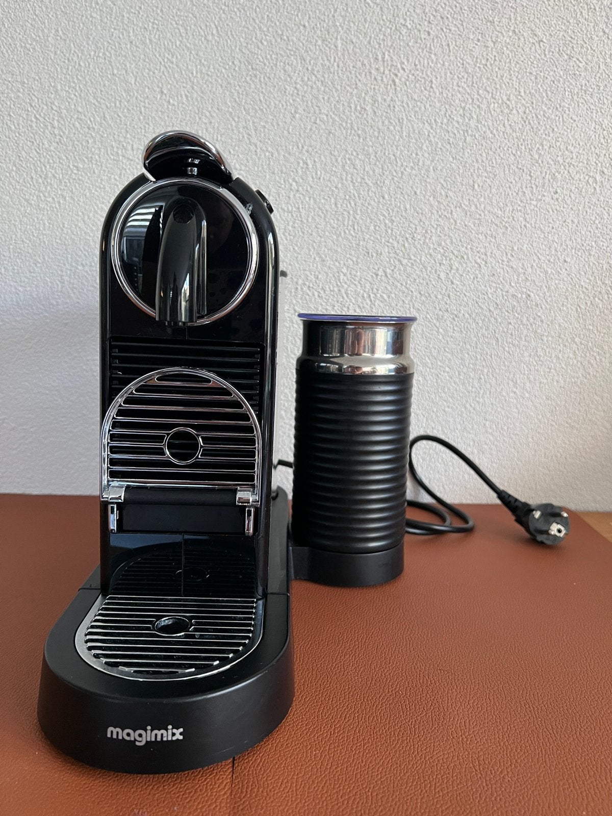 Koffiemachine Magimix CitiZ & milk (incl.  melkopschuimer), Ophalen, 10 kopjes of meer, Koffiemachine, Zo goed als nieuw