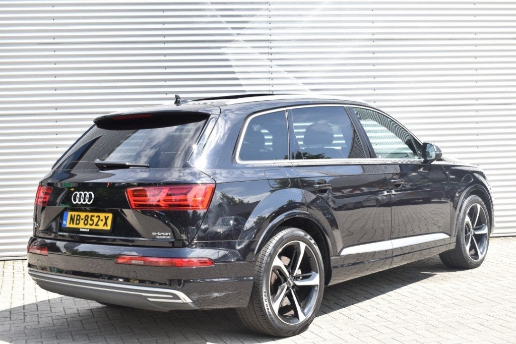 Audi Q7 3.0 TDI E-TRON QUATTRO SPORT / P.DAK / LEDER / ADAP., Automaat, USB, 259 pk, 2420 kg