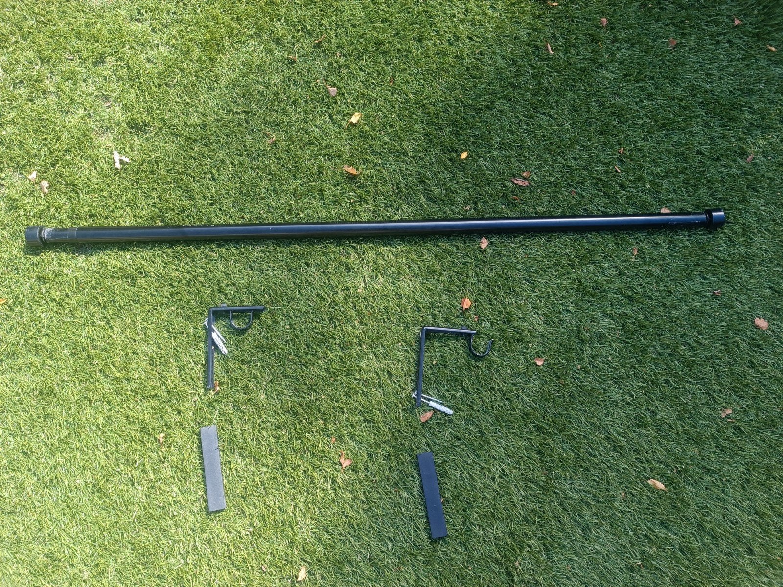 Zwarte gordijnroede 120-210 cm met beugels, Ophalen, Inclusief montageonderdelen, Gebruikt, Overige merken