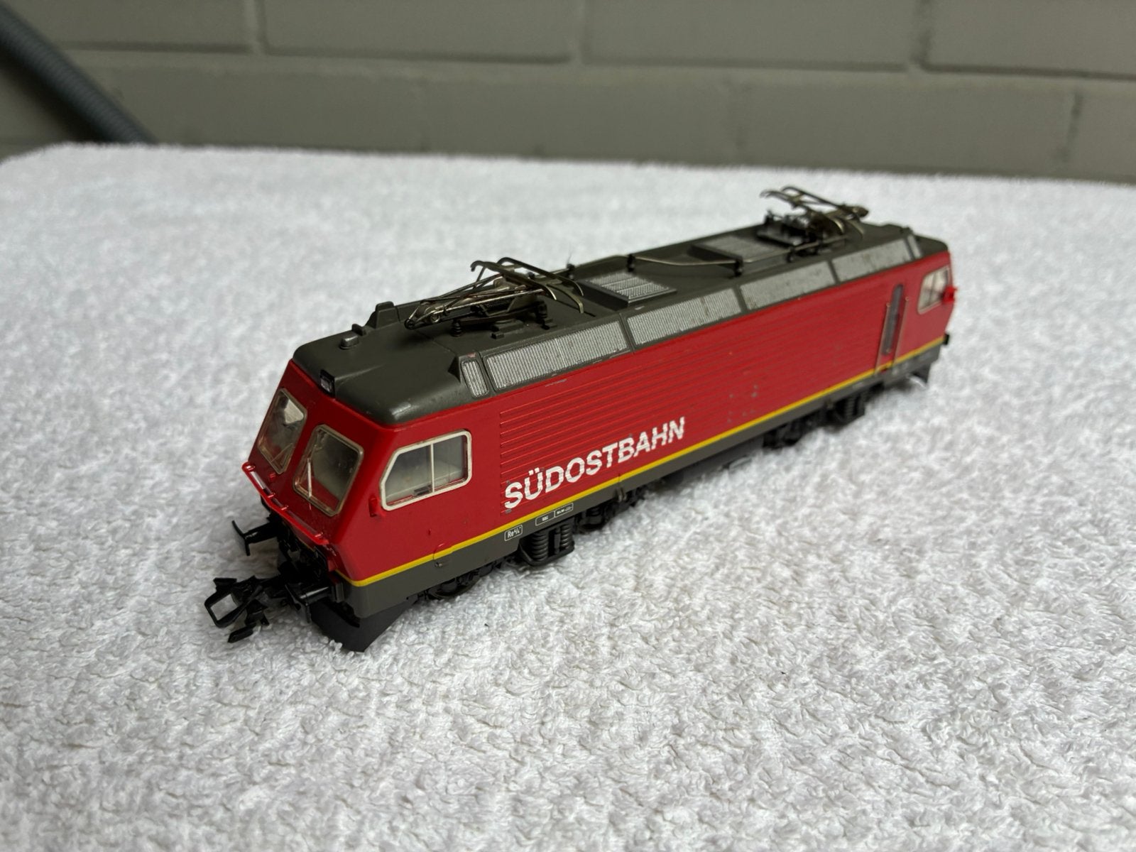 Märklin HO 34301 Digitale elektrische loc Re446 Südostbahn, Hobby en Vrije tijd, Modeltreinen | H0, Wisselstroom, Locomotief, Ophalen of Verzenden