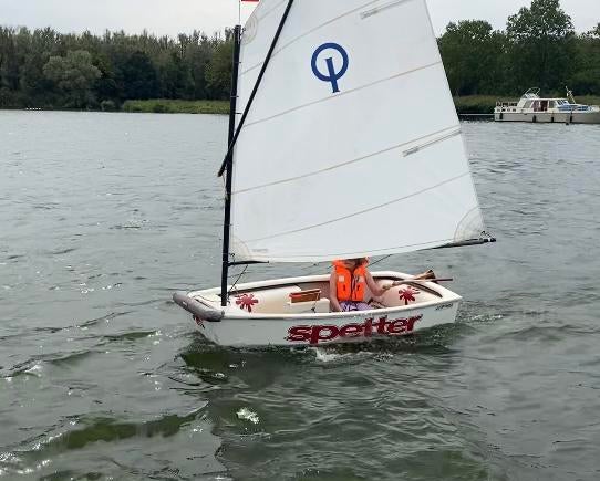 Optimist zeilboot - Ideaal voor jonge zeilers!, Ophalen of Verzenden, Zo goed als nieuw, Overige typen, Minder dan 15 m²