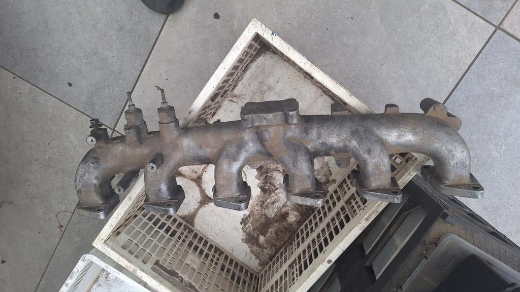 Inlaatspruitstuk toyota HJ60 4.0 2H motor, Auto-onderdelen, Ophalen of Verzenden