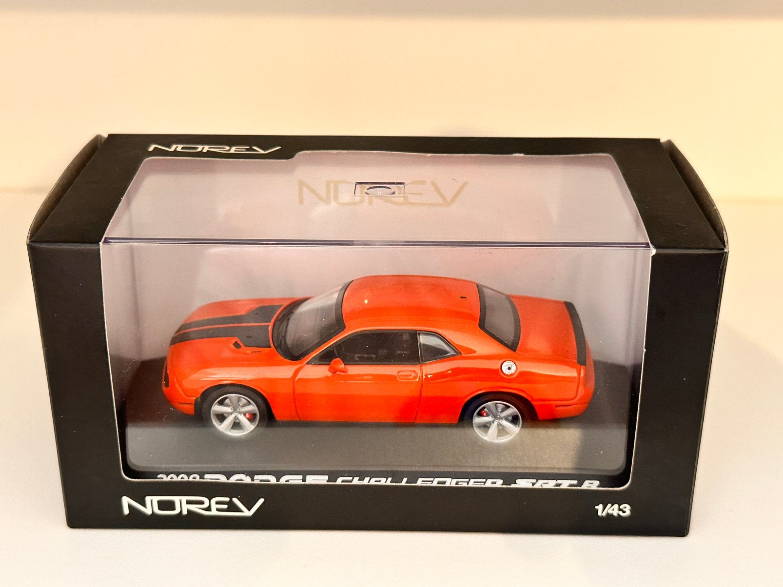 Norev 1:43 - 2008 Dodge Challenger SRT8, Ophalen of Verzenden, Zo goed als nieuw, Auto, Norev