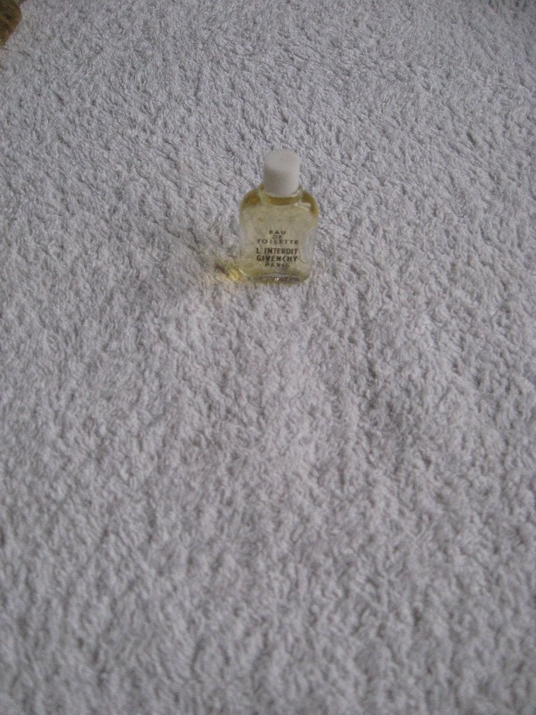 miniatuur (3cl) L'Interdit Givenchy Eau de Toilette, Ophalen of Verzenden, Zo goed als nieuw, Miniatuur, Gevuld