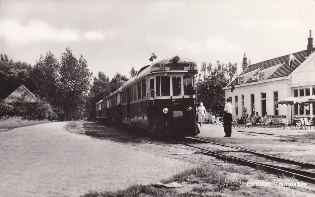 735Y tramstation Brielle met gezellig zitje R.T.M. 1973, Ophalen of Verzenden, 1960 tot 1980, Ongelopen, Zuid-Holland