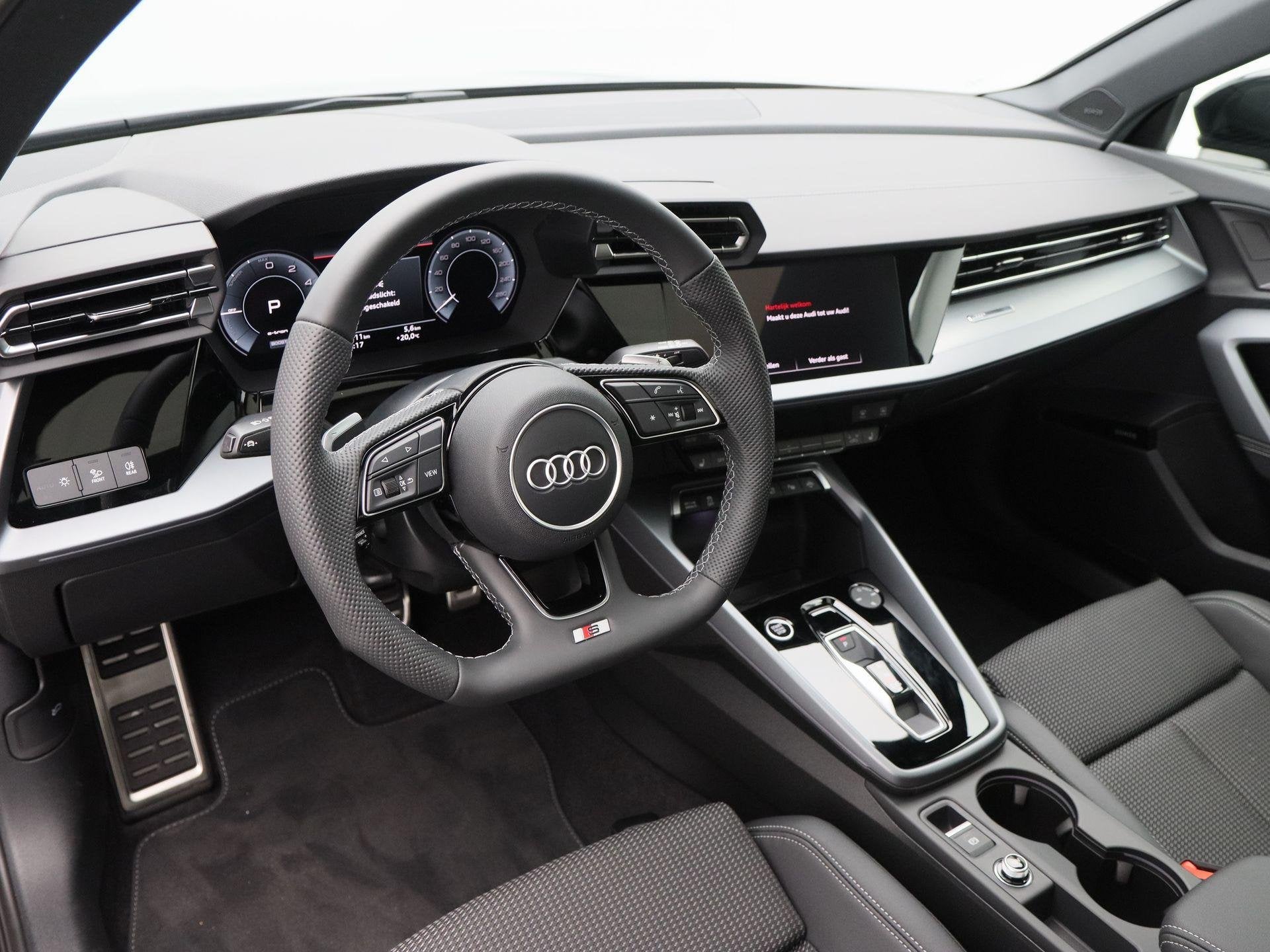 Audi A3 Sportback 45 TFSI e | S edition Competition | 18 inc, Auto's, Audi, 1498 cc, 4 cilinders, 150 min, Leder en Stof