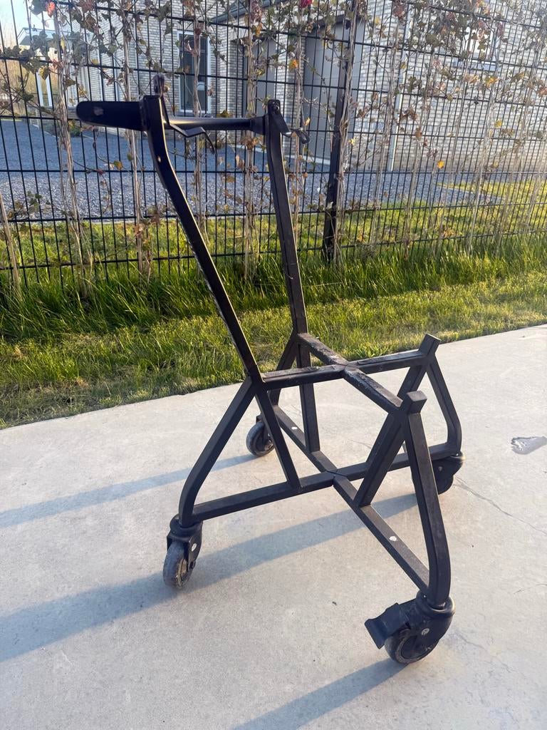 Big Green Egg Nest  handler + Hoes, Ophalen, Gebruikt