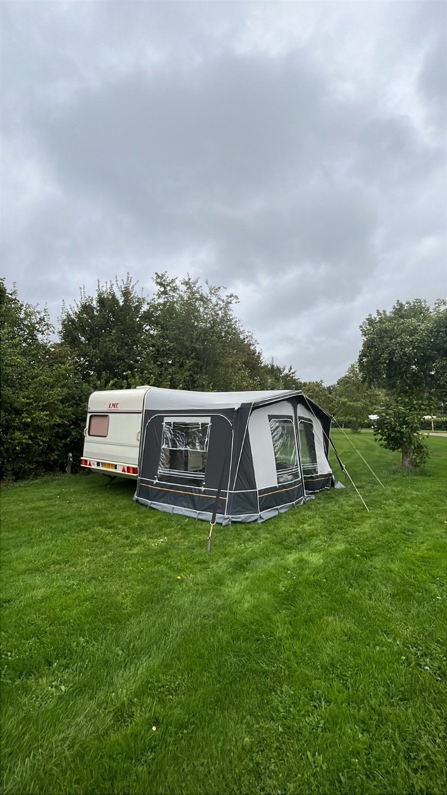 Nette complete caravan te huur – voortent & luifel inbegrepe, Caravans en Kamperen