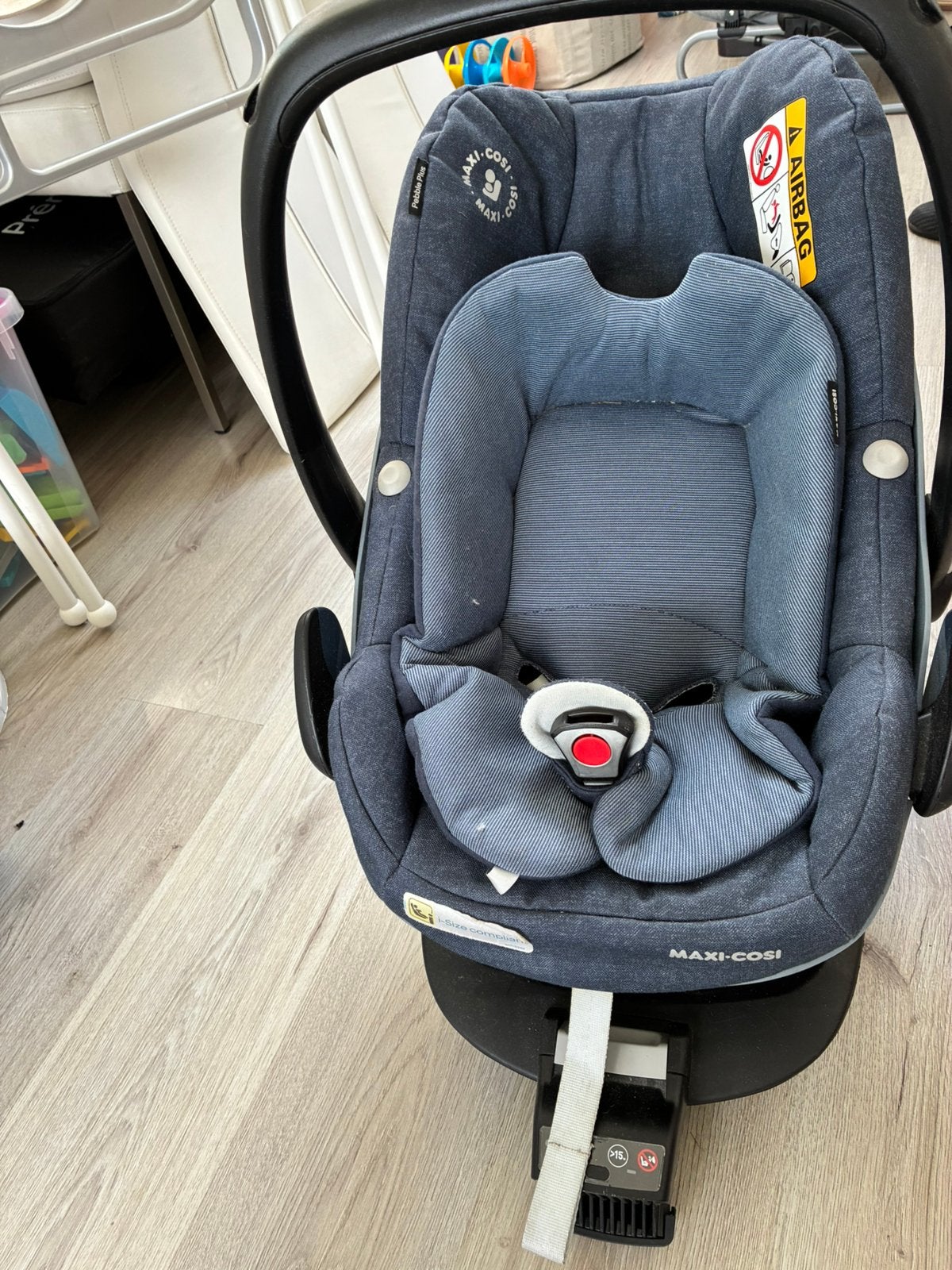 Maxi cosi pebbles plus incluief base, Ophalen, Zo goed als nieuw, Isofix, 0 t/m 13 kg