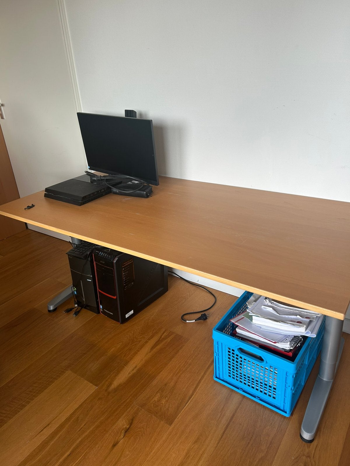 Ikea bureau, Ophalen, Zo goed als nieuw