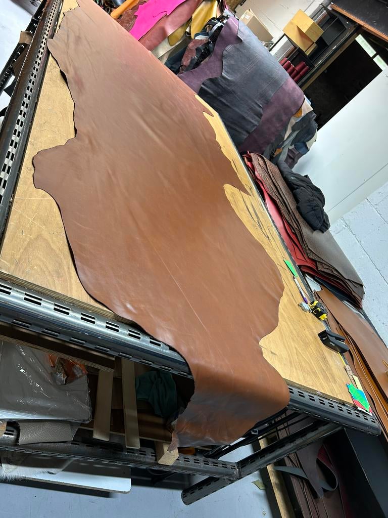 Cognac kleur halve huid 1.5 mm dikte soepel en glad A-284, Hobby en Vrije tijd, Stoffen en Lappen, Leer of Kunstleer, Ophalen of Verzenden