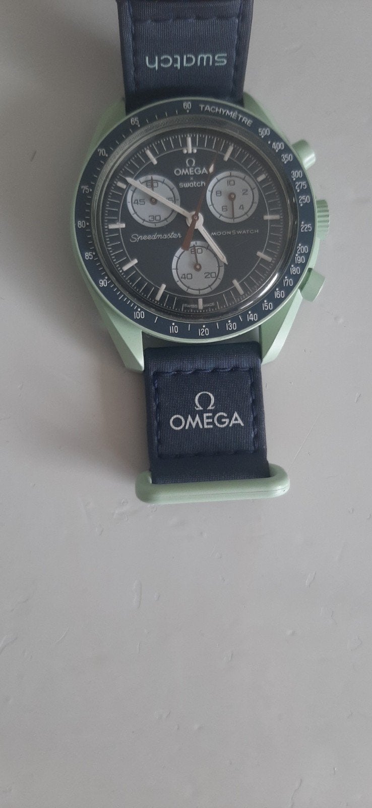 Swatch x Omega Moonswatch Mission on Earth, Sieraden, Tassen en Uiterlijk, Horloges | Heren, Kunststof, Kunststof, Ophalen of Verzenden