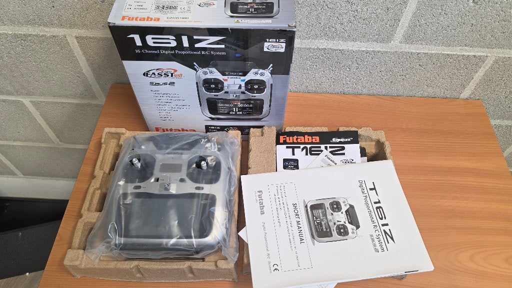 Futaba T16IZ zender + ontvanger (nieuw in doos), Ophalen, Nieuw, Overige typen