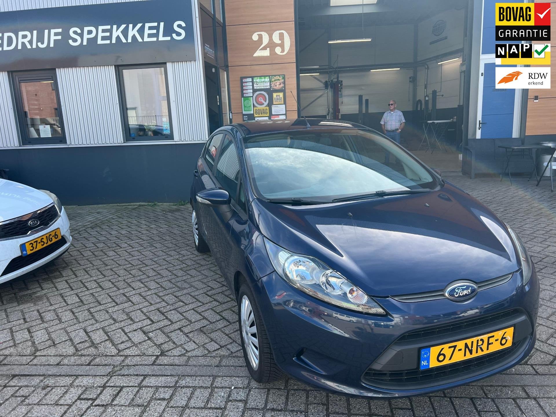 Ford Fiesta 1.25 Limited 1 maand garantie nieuwe apk aflever, Auto's, Voorwielaandrijving, Euro 5, Stof, 1242 cc